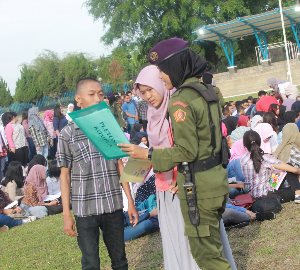 Pemberian informasi danton kepada maba. (Doc. Atam)